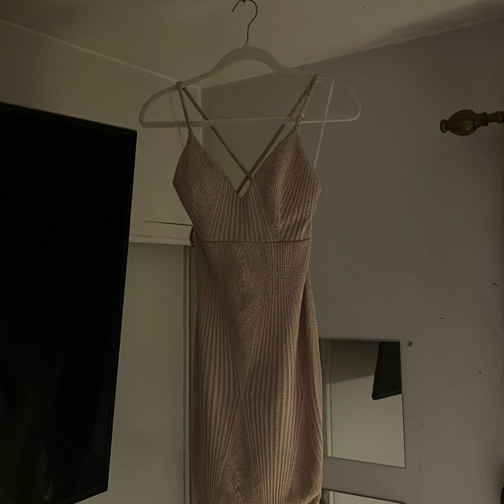 Size : Small 
Color : nude/ tan 
Style : bodycon